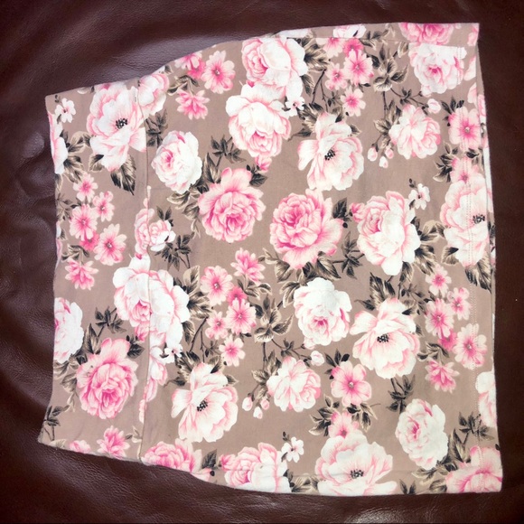 Floral skirt - Picture 2 of 3